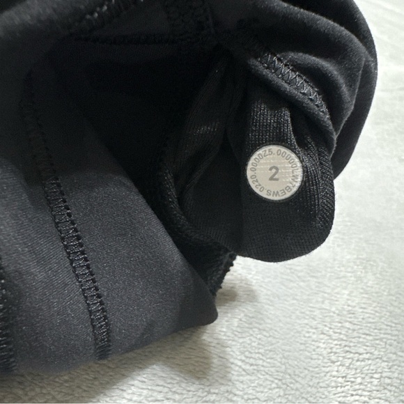 Lululemon Wunder Train Shorts - Picture 5 of 5
